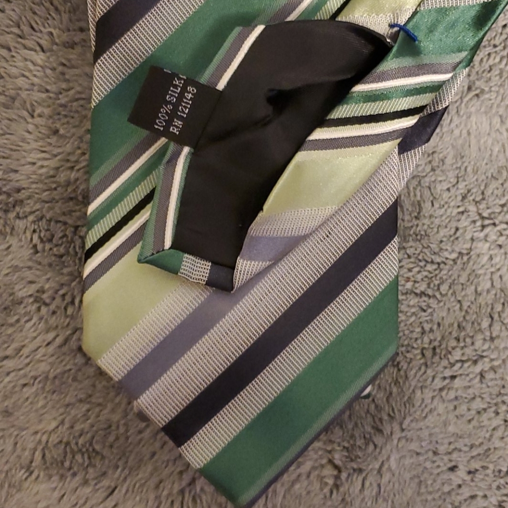 Men's tie